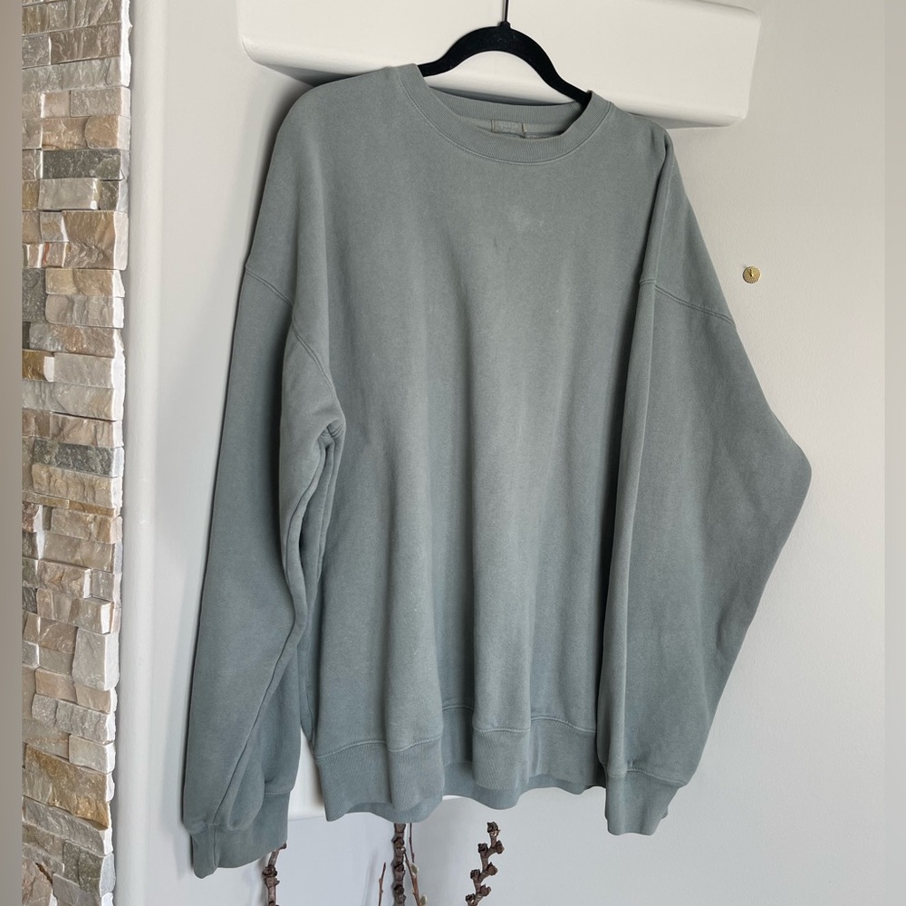 Brandy Melville crewneck
